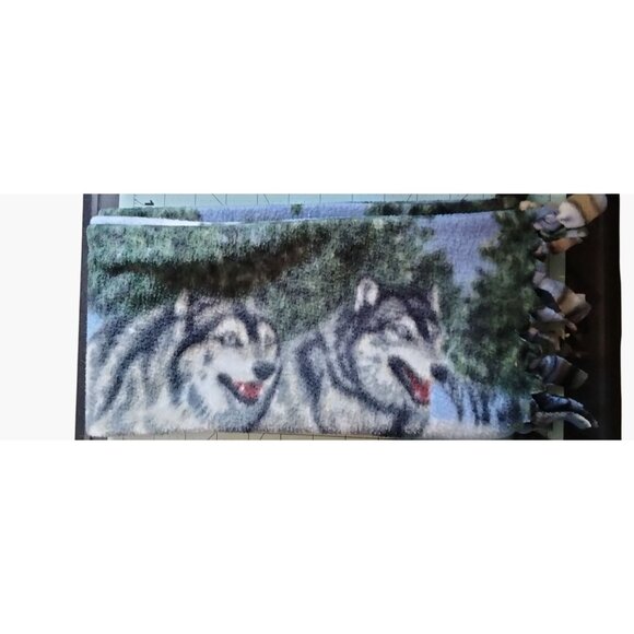 Fleece Winter Scarf Wolf Print Handmade Knotted Fringe Soft Warm Wildlife Scene - Picture 3 of 5